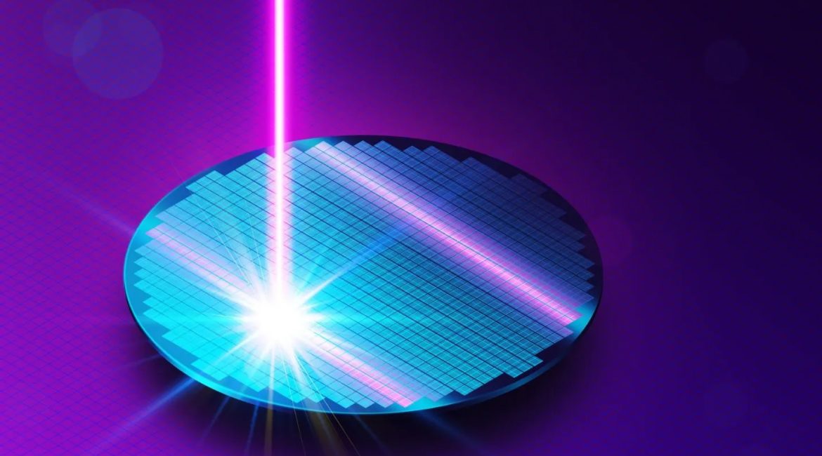 Ultraviolet laser marking helps upgrade glass products